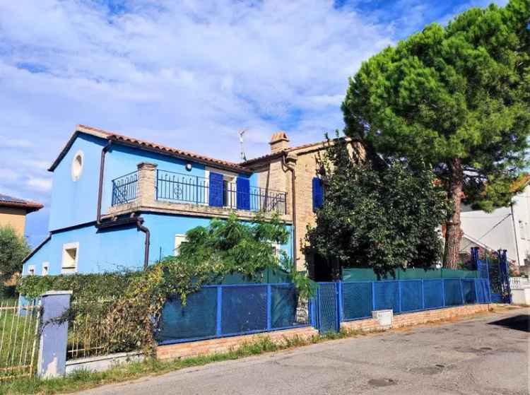 Villa unifamiliare via I Strada 151, Bellocchi - Falcineto, Fano