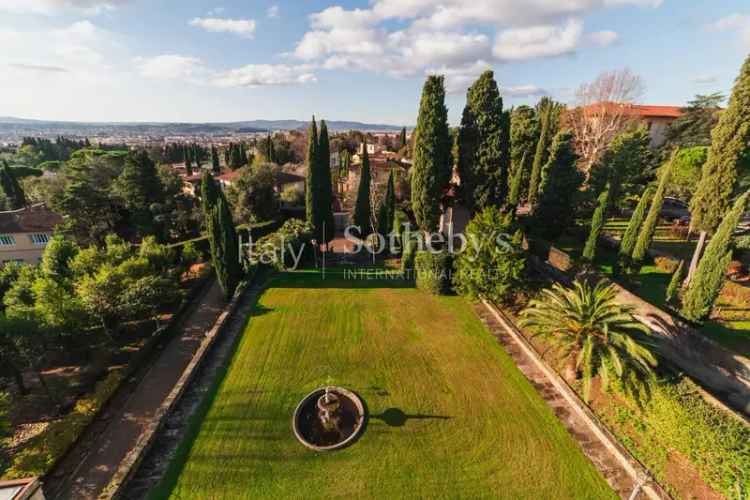 Elegante villa del XIV° secolo con parco di un ettaro