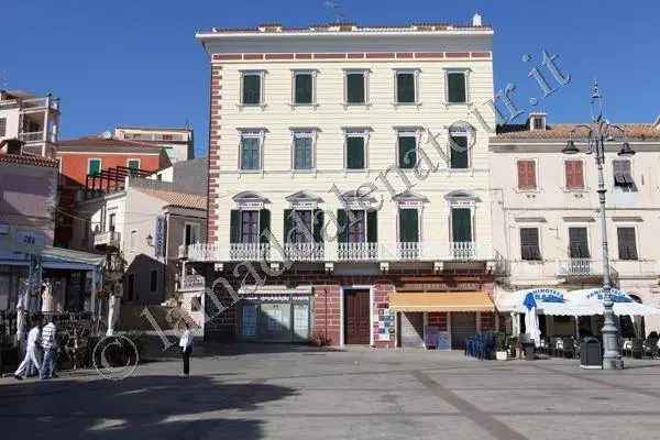 Trilocale piazza Umberto I, La Maddalena