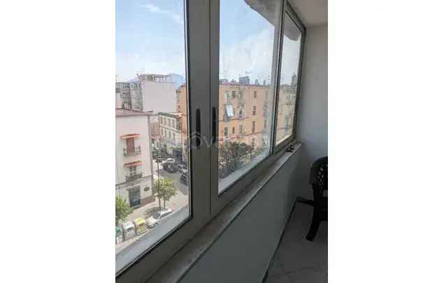 Affitto 3 camera appartamento di 58 m² in Naples