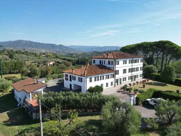 Villa in Via dei Pieroni, Capannori, 25 locali, 7 bagni, garage