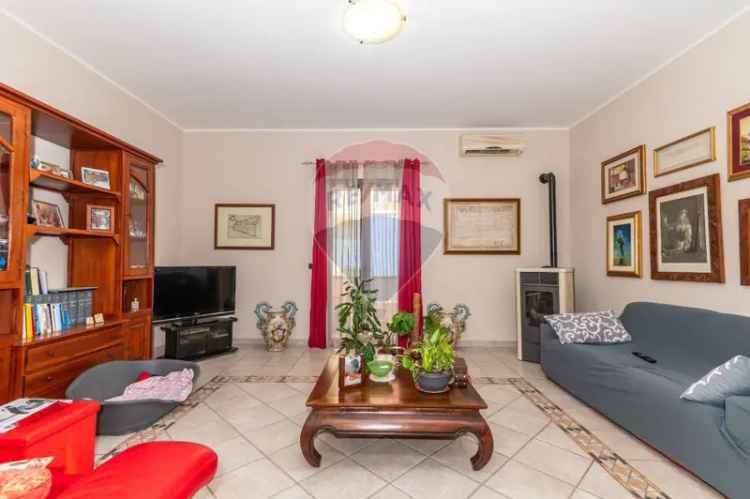 Villa in Via Bologna, Melilli, 5 locali, 1 bagno, giardino privato