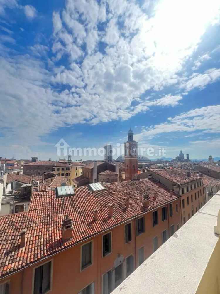 Trilocale via Santa Lucia, Piazze - Duomo, Padova