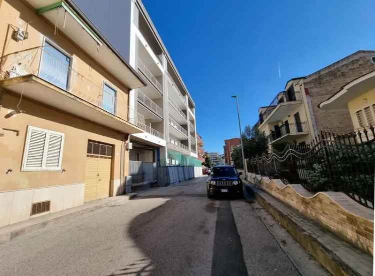 Appartamento in Via Salerno , 57, Caserta (CE)