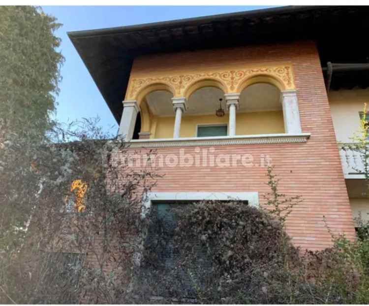 Villa all'asta Borgata Crolle, Valdilana