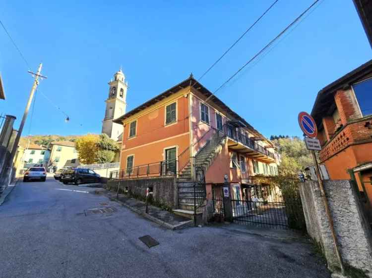 Appartamento in Via Ennio del Monte, Campomorone, 6 locali, 1 bagno