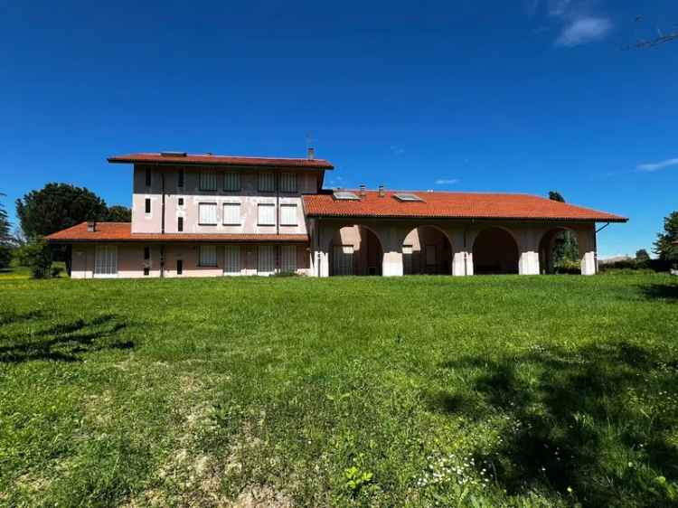 Villa singola in Strada Pontecurone, Valenza, 26 locali, 7 bagni