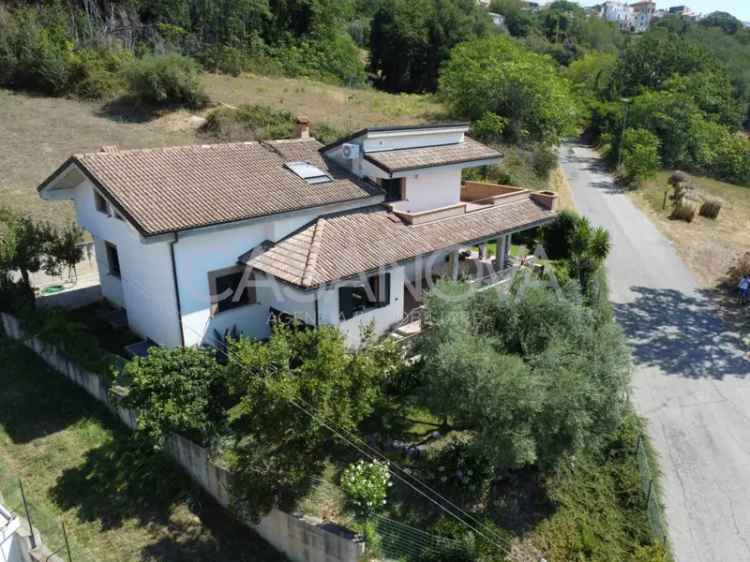 Villa bifamiliare, ottimo stato, 380 m², Centro, Tortoreto