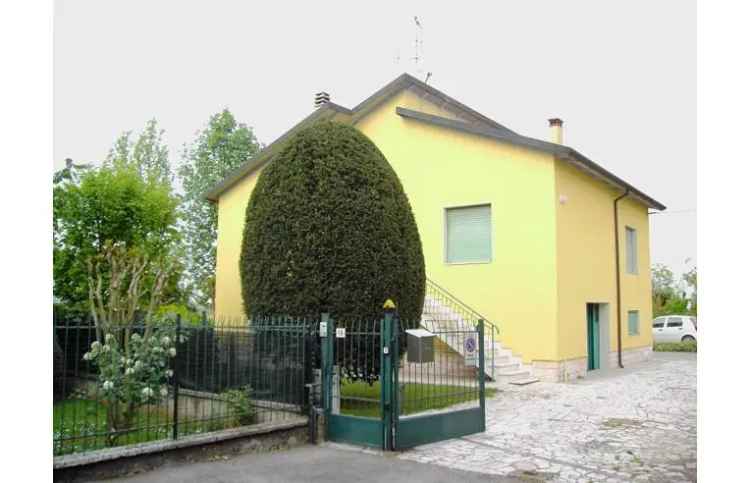 Casa indipendente in vendita a Roverbella