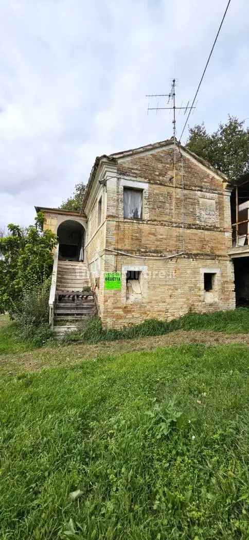 Casa colonica via Monte San Michele, Centro, Montecosaro