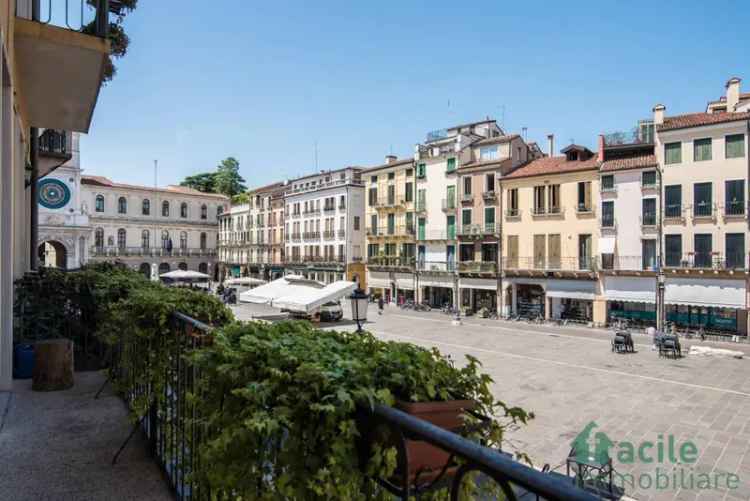 Quadrilocale piazza dei Signori, 4, 35139 Padova Italia, Piazze - Duomo, Padova