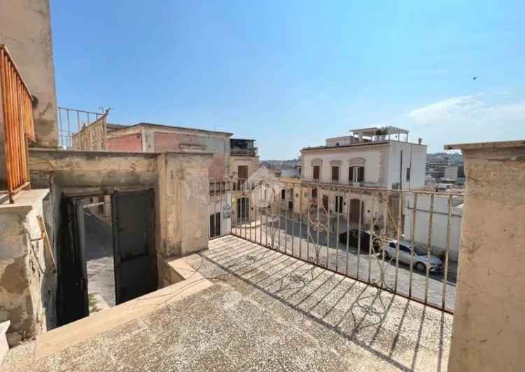 Terratetto unifamiliare piazza Umberto I 26, Centro, Canosa di Puglia