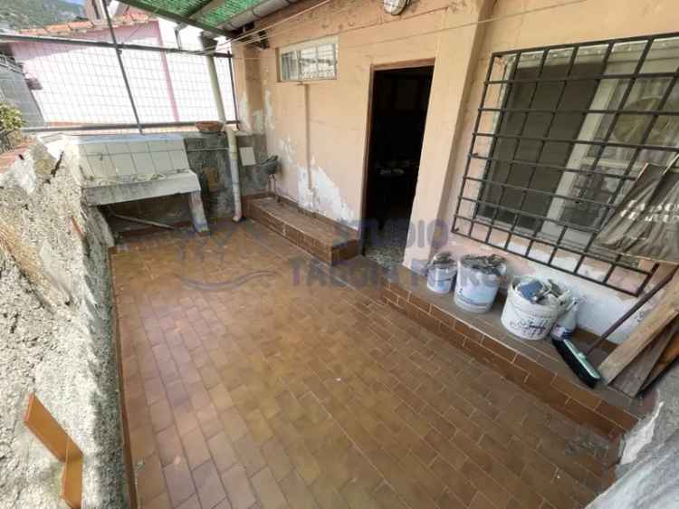 Appartamento in Via Spagnoli, Taggia, 5 locali, 1 bagno, 100 m²