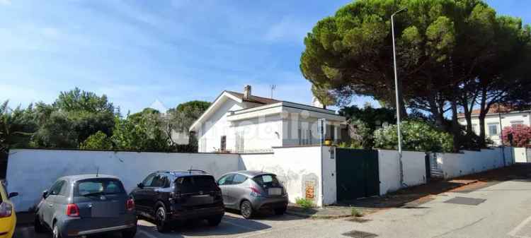 Villa unifamiliare via Piero Aloisi 39, Montenero Basso - Montenero Alto, Livorno