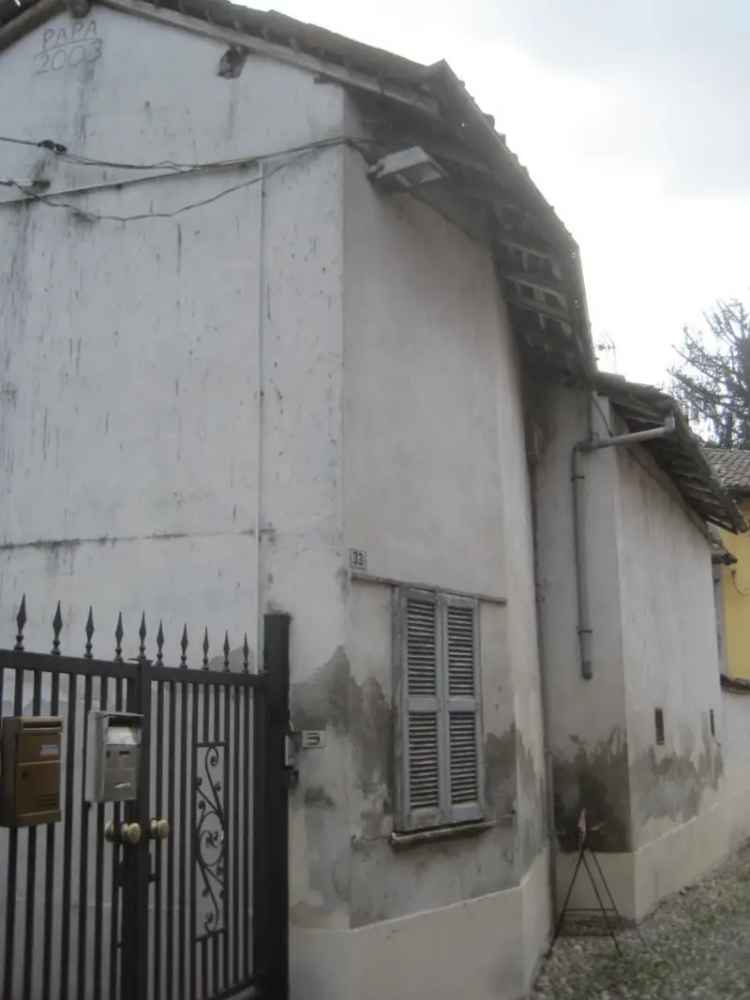 CASA SINGOLA CON DUE CAMERE, GIARDINO E AUTORIMESSA