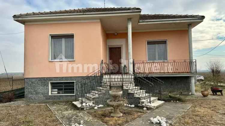 Villa unifamiliare Strada Castelceriolo, 5, Castelceriolo, Alessandria