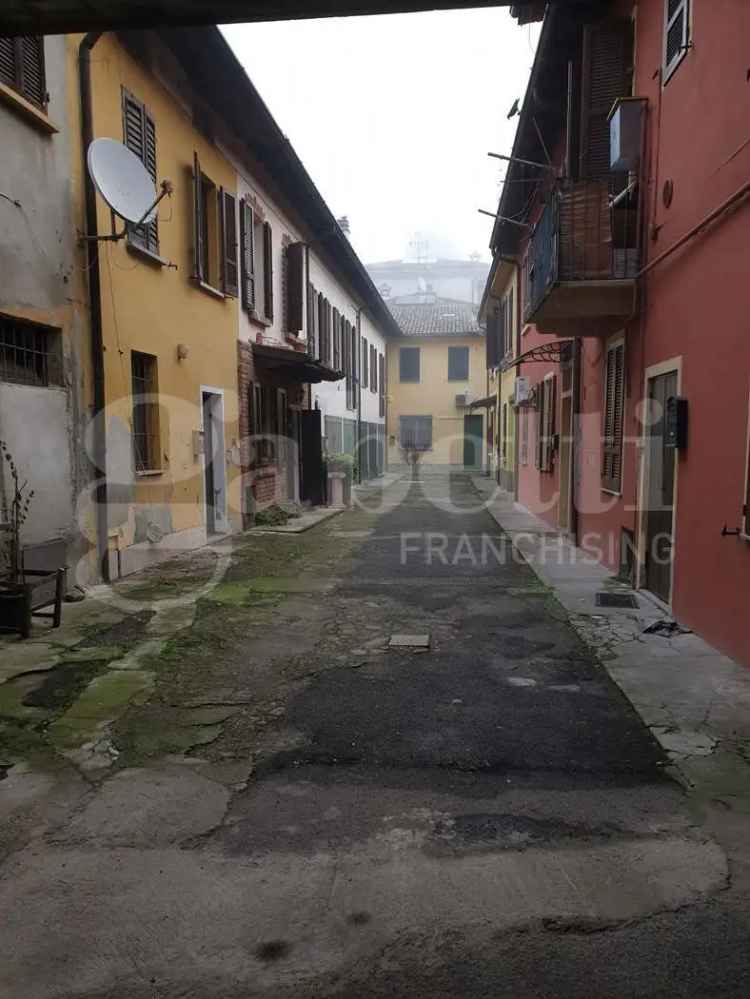 Casa Indipendente in Via Mentana, 16, Codogno (LO)