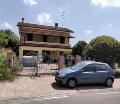 Casa singola 3 livelli con box