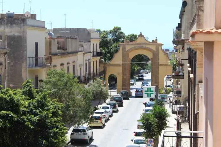 Appartamento via Giuseppe Garibaldi, Centro, Castelvetrano