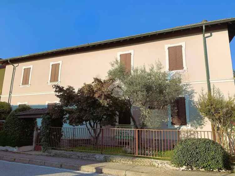 Villa bifamiliare via Burago 17, Vimercate Sud, Vimercate