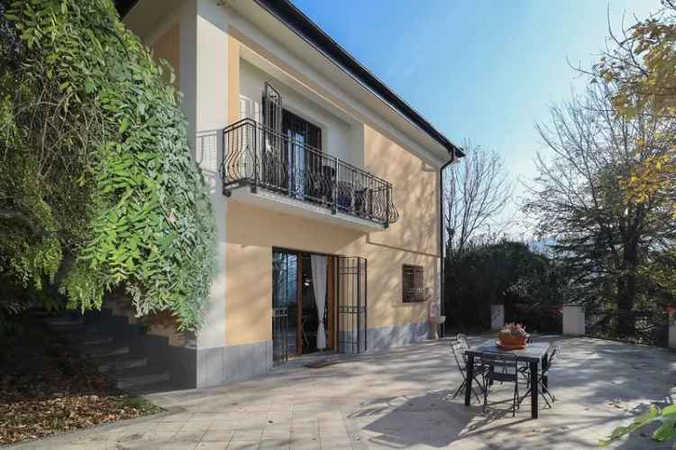 Villa singola in Via Madonna di Fatima, Pino Torinese, 5 locali