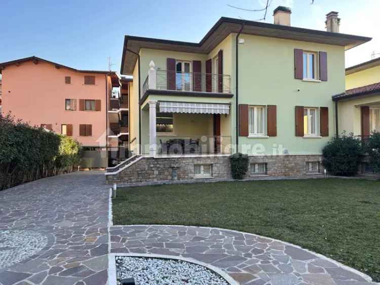 Villa bifamiliare via Cave 81/c, Centro, Botticino