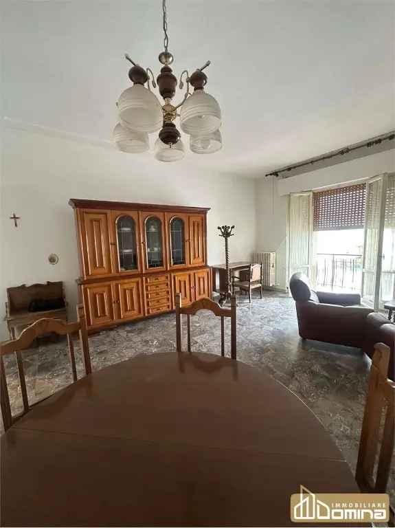 Appartamento in Villa Musone, Loreto, 5 locali, 1 bagno, garage