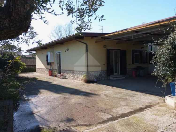 Villa in VIA MONTE D'ARGENTO, Minturno, 6 locali, 1 bagno, arredato