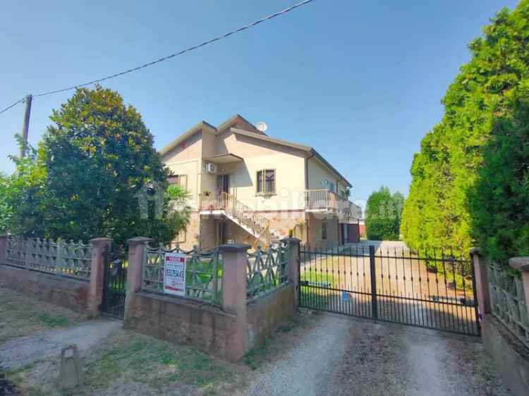 Villa bifamiliare piazza Vittorio Veneto 43/a, Bosco Mesola, Mesola