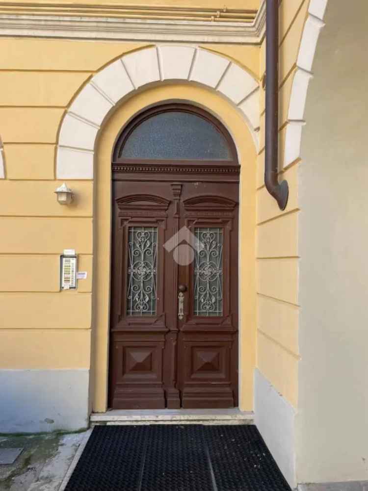 Quadrilocale viale dei Tigli 38, Centro, Riva del Garda