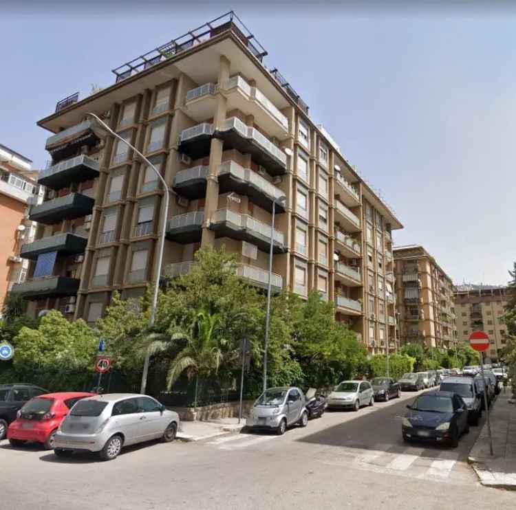 Appartamento in Piazza Europa, Palermo, 8 locali, 3 bagni, 240 m²