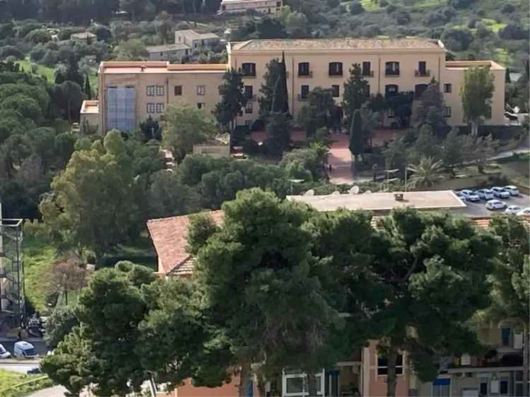 Appartamento in Viale della Vittoria, Agrigento, 7 locali, 2 bagni