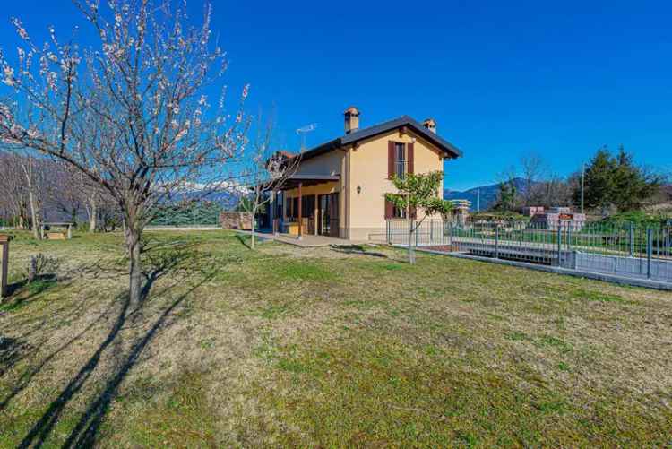 Casa Indipendente in Via Ceresole, 2, Avigliana (TO)