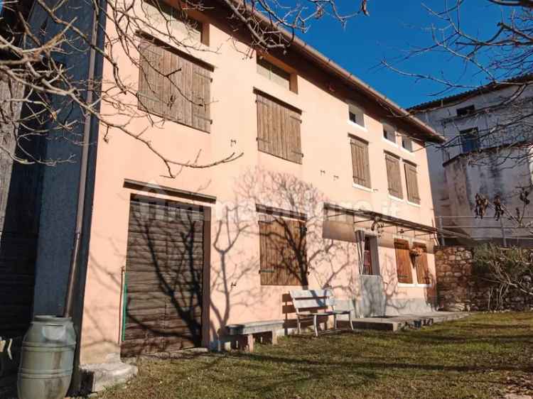 Villa unifamiliare frazione Colderù 38, Colderù, Borgo Valbelluna