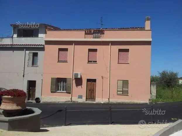 Villa unifamiliare 120 m², Scano di Montiferro