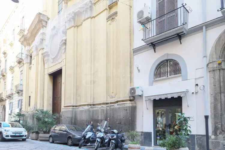 Appartamento in Via Chiatamone, 26, Napoli (NA)