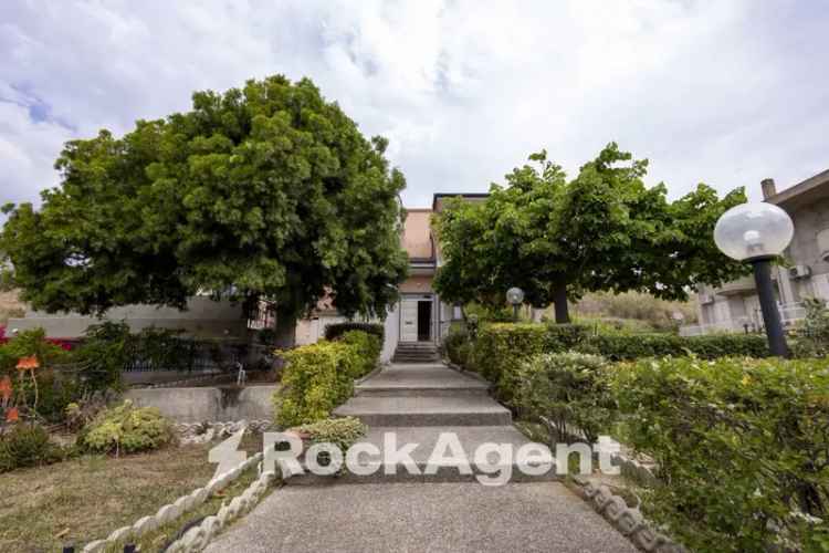 Villa unifamiliare via Francesco Caporale, 21, Badolato Marina, Badolato