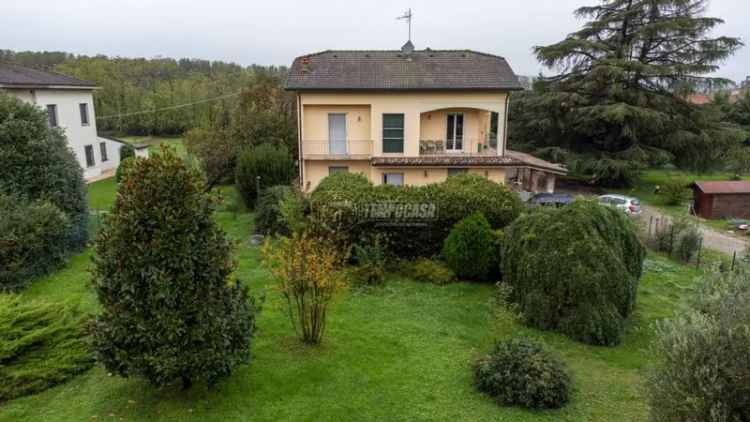 Villa plurifamiliare via Nazionale, Ozzano Taro 123, Collecchio