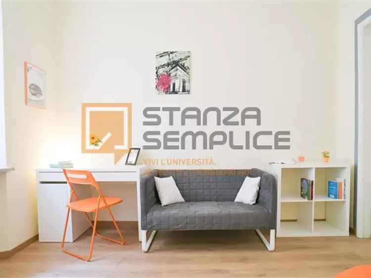 Stanza singola in affitto  in BORGO RONCHINI  a Parma