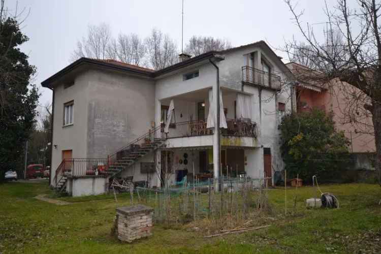 Villa bifamiliare via Latisana 39, Cappuccini, Pordenone