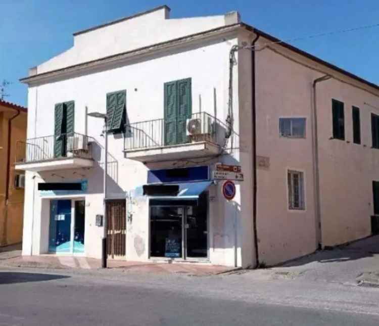 Appartamento in Via Giosuè Carducci 182, Portoferraio, 5 locali