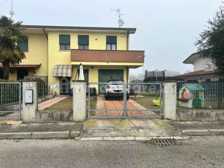 Villa a schiera 5 locali, buono stato, Centro, San Martino di Venezze