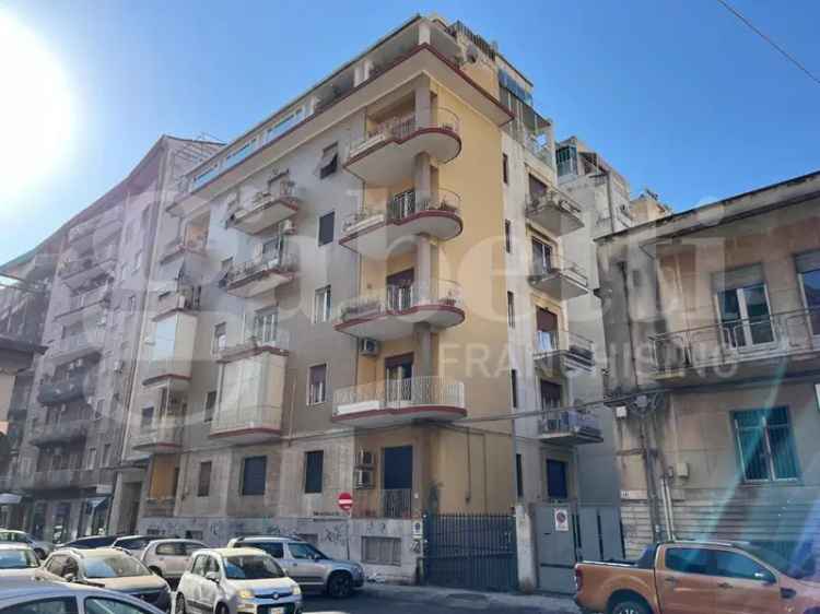 Appartamento in Via Trieste 52, Catania, 5 locali, 2 bagni, 150 m²