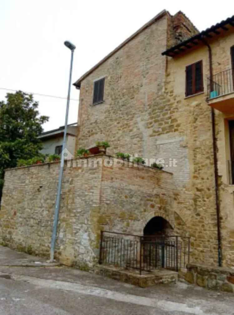 Appartamento Ristrutturato Cannara Centro Storico