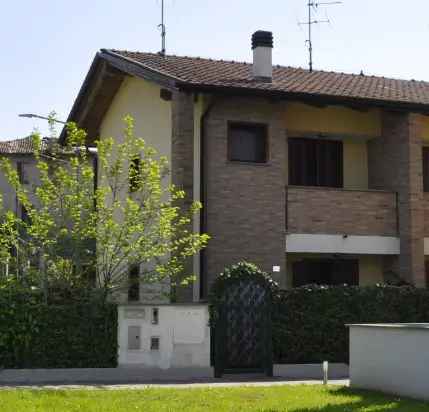 VILLA CON DUE CAMERE E AUTORIMESSA