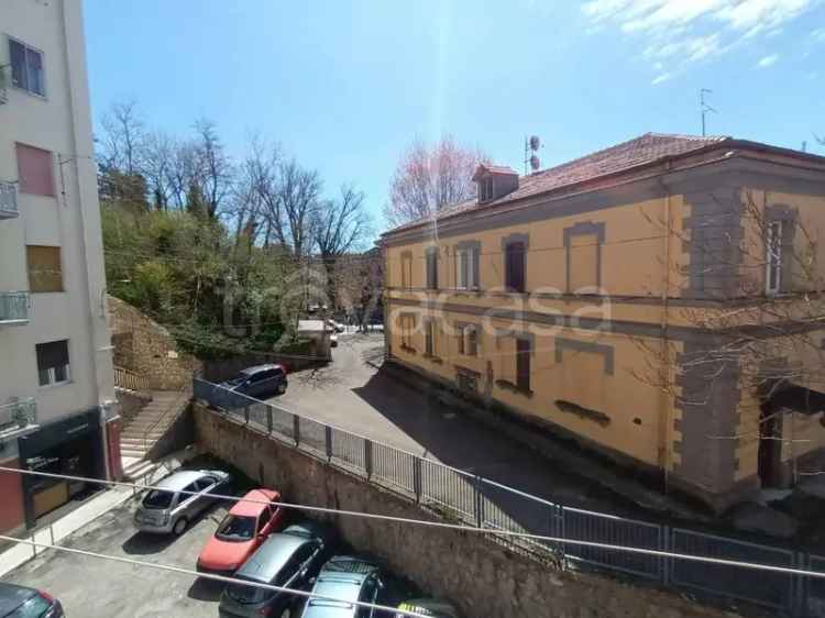 Appartamento in vendita ad Avigliano piazza Alcide De Gasperi, 4