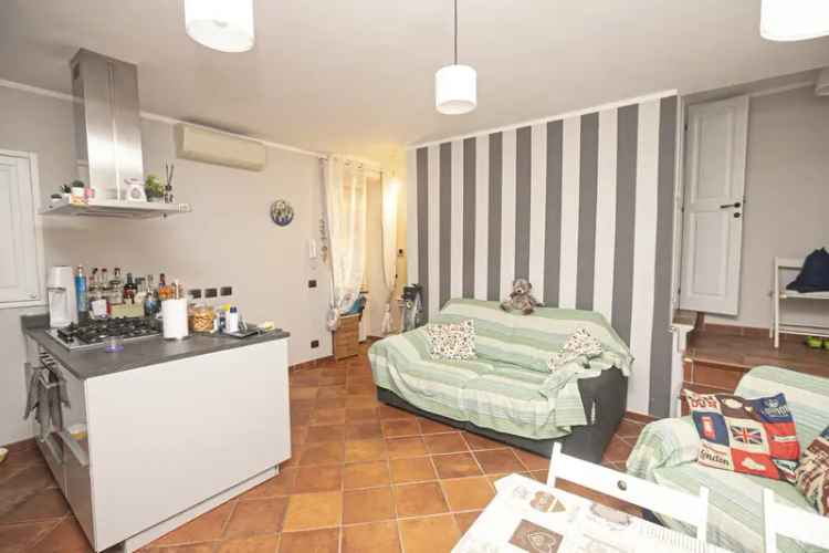 Vendita casa 7 locali di 125 m² in Genova (16167) - 76512 - iad