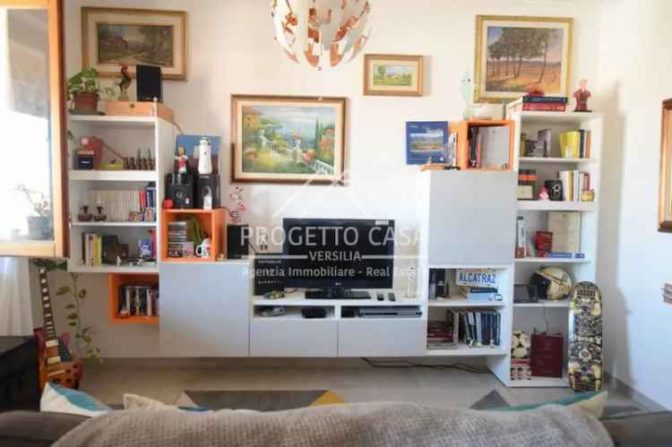 Appartamento in VIA DEGLI ONTANI, Viareggio, 6 locali, 2 bagni, 75 m²