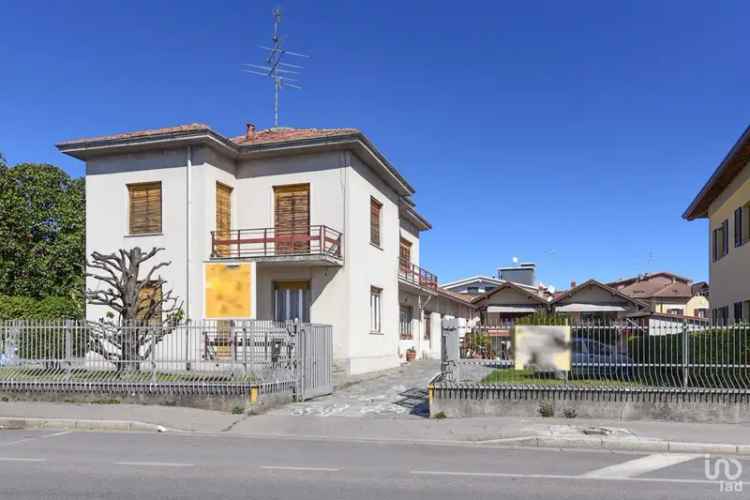 Vendita villa 11 locali di 270 m² in Cantù (22063) - 92667 - iad