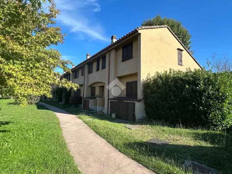 Villa a schiera d'angolo in vendita